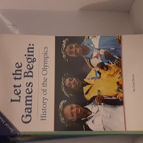 Bundle of 18 science and social studies readers - Picture 4 of 17